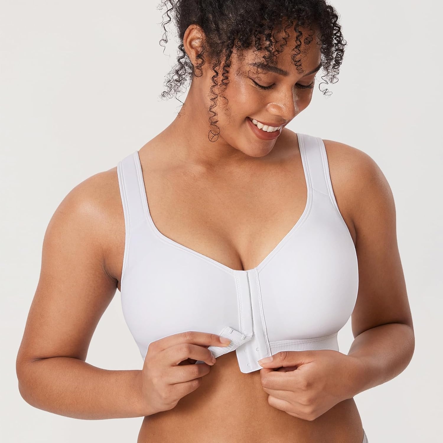 image:imageDELIMIRA Womens Inbarely Plus Posture Bras Front Closure Lightly Padded Plus Size Wireless Full Coverage BraWhite